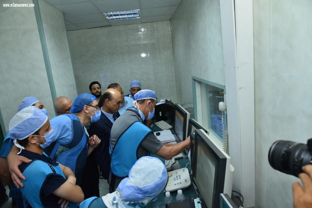 لاول مرة في مستشفيات مصر تجري عمليات شديدة التعقيد في العيوب الخلقية وتغير الصمام الرئوي بدون تدخل جراحي بجامعة أسيوط